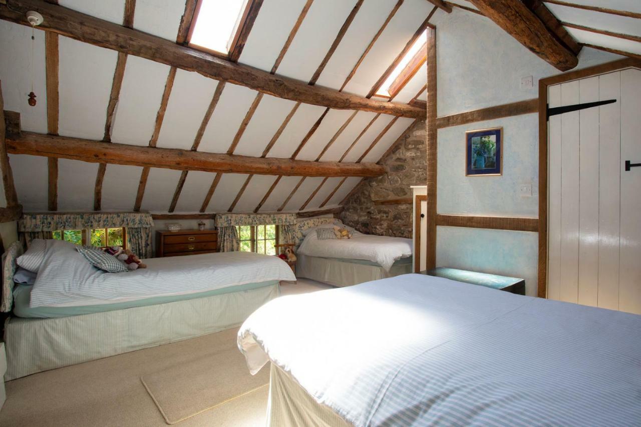 Dolgenau Cottages Trefeglwys Esterno foto